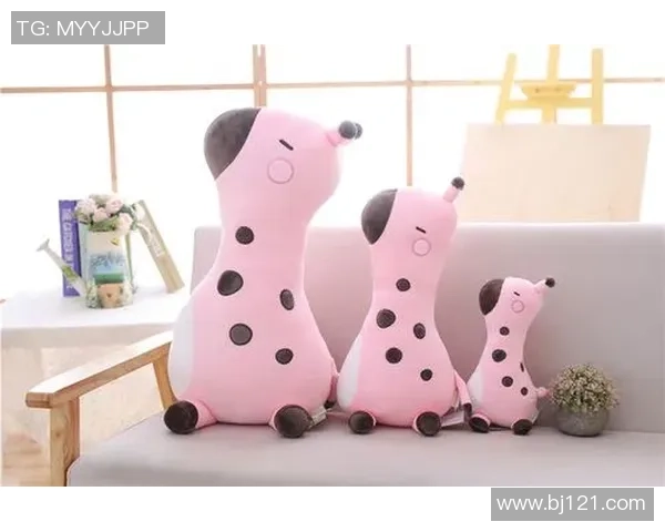 足球明星布娃娃的可爱形象展现与球迷互动的温馨瞬间 足球明星布娃娃的可爱形象展现与球迷互动的温馨瞬间