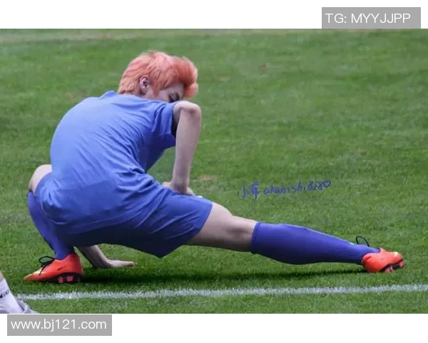 足球明星精彩劈叉瞬间集锦视频分享让你领略足球魅力与技巧之美