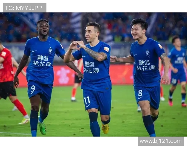 足球热点:解读武汉足球队的快攻 足球热点:解读武汉足球队的快攻